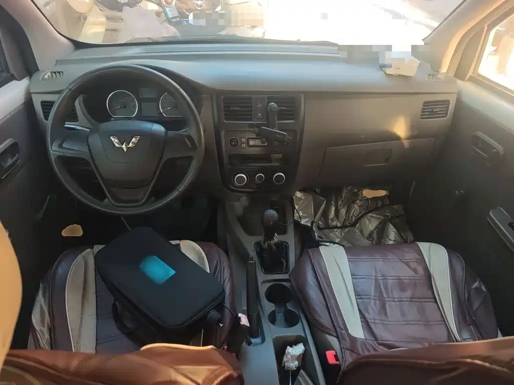 Wuling Rongguang V — миниатюра 5