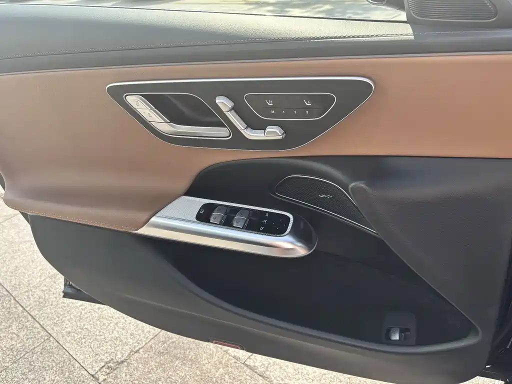 Mercedes-Benz E-Class — миниатюра 10