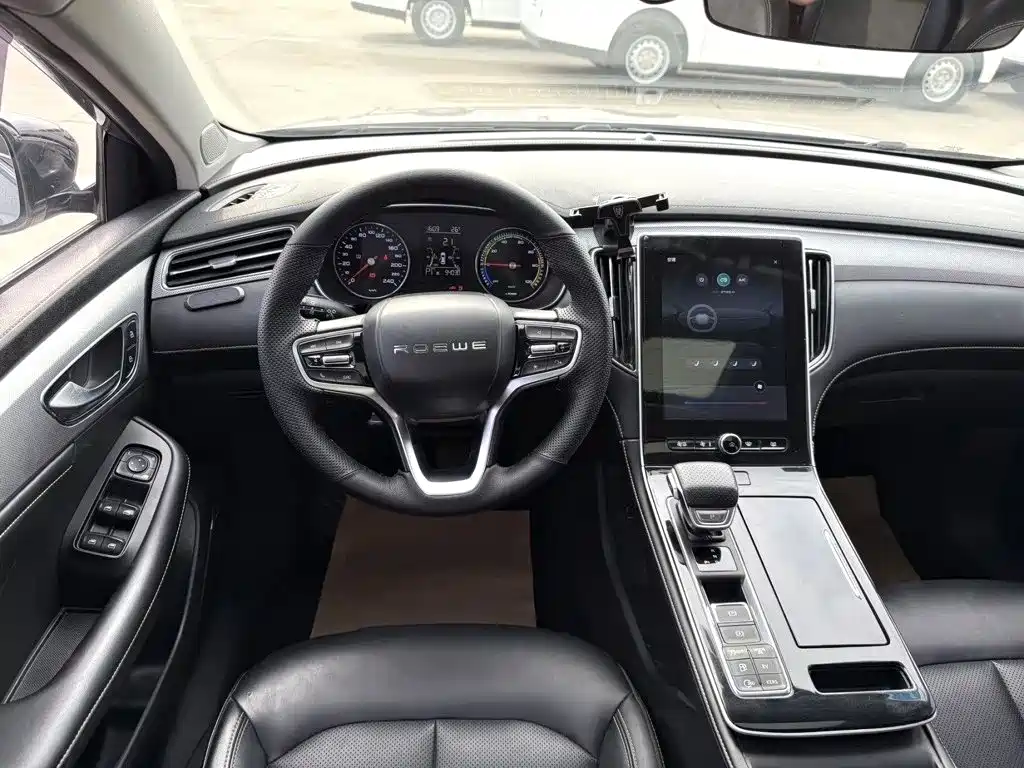 Roewe i6 MAX New Energy — миниатюра 12