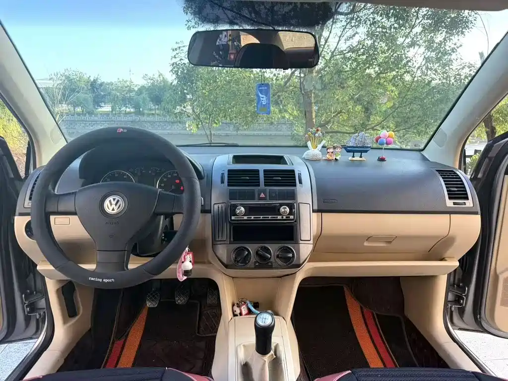 Volkswagen Polo 2009 1.4L MT