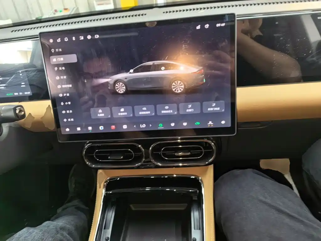 Leapmotor Leapmotor C01 — миниатюра 10