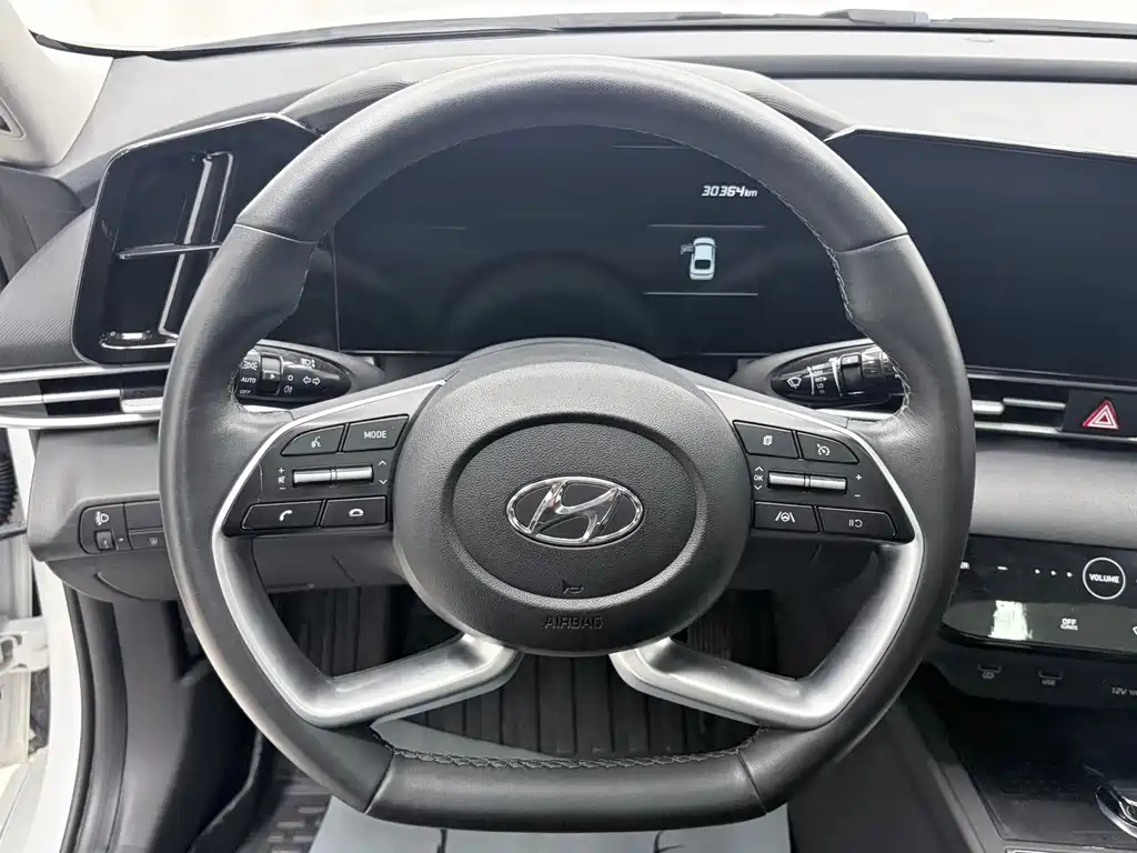 Hyundai Elantra — миниатюра 9