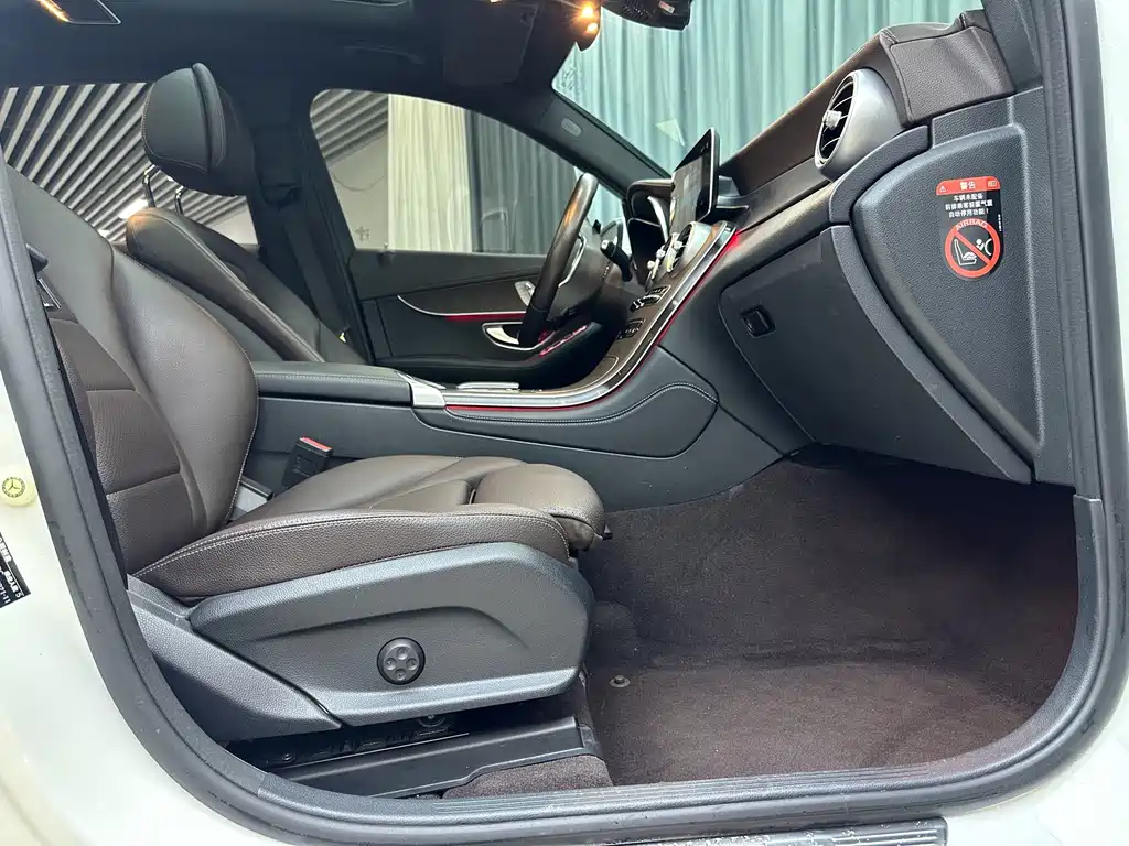 Mercedes-Benz GLC — миниатюра 21
