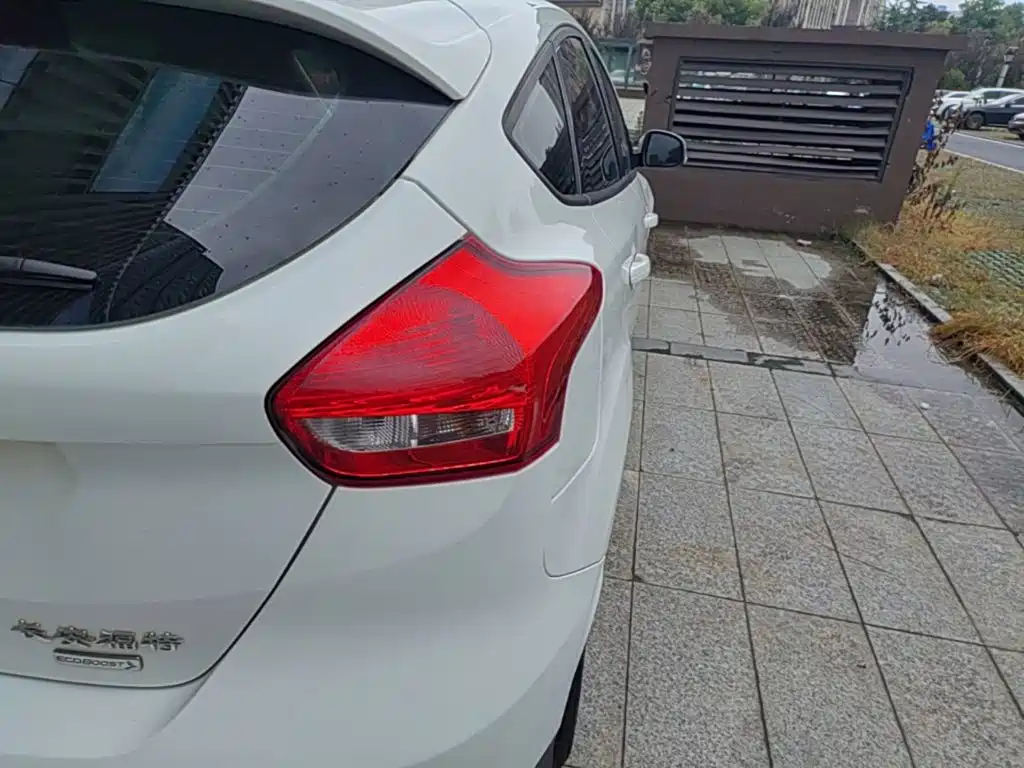 Ford Focus — миниатюра 8