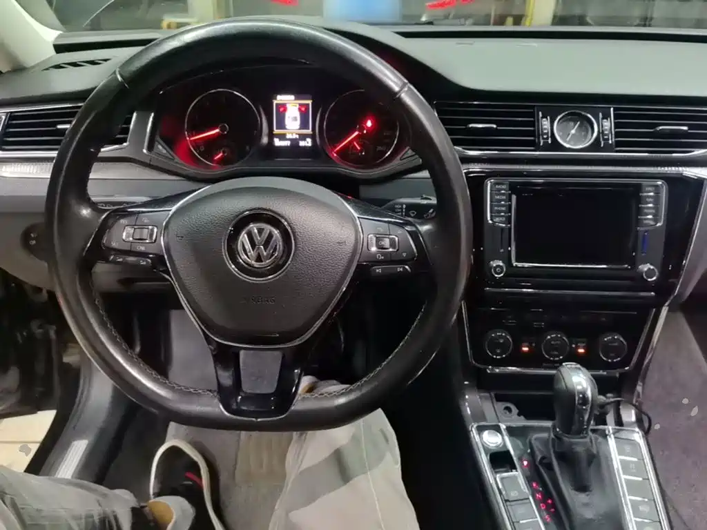 Volkswagen Passat — миниатюра 10