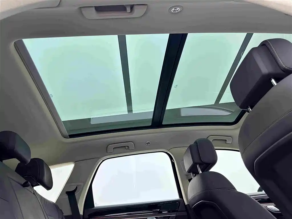 Volkswagen Touareg — миниатюра 21