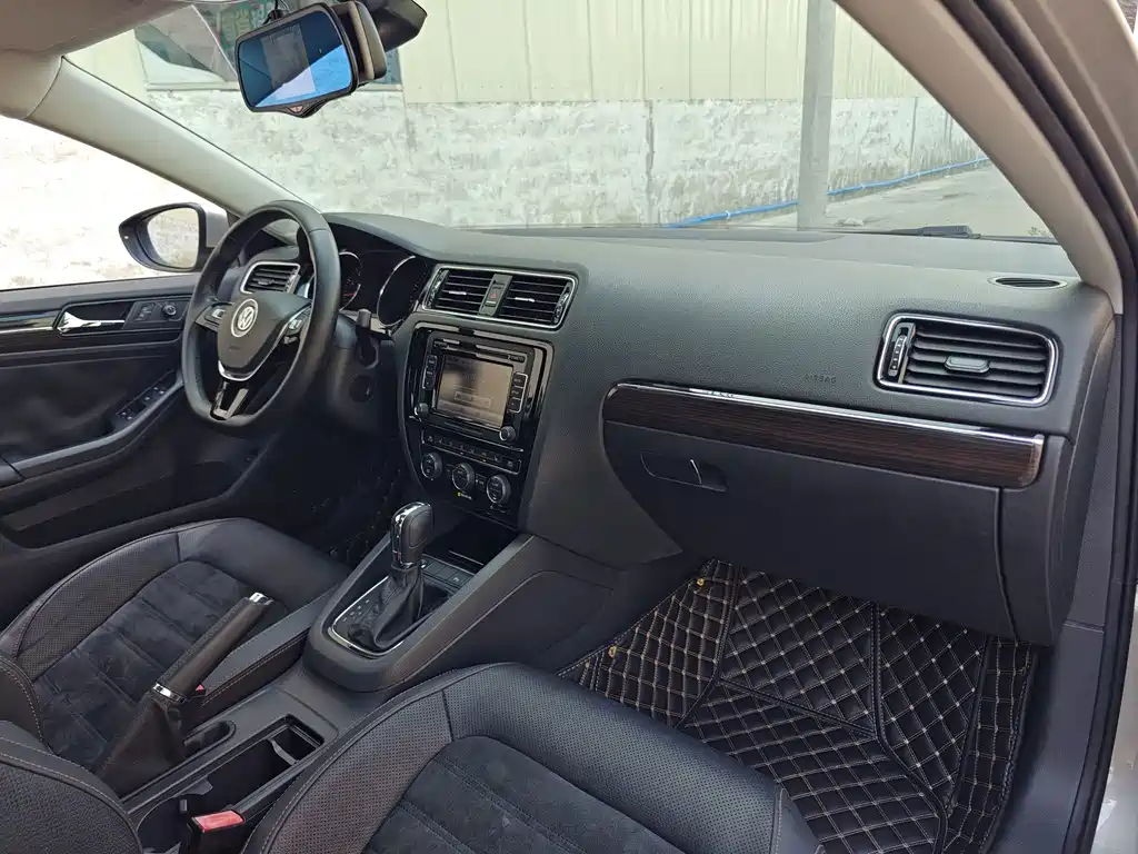 Volkswagen Sagitar — миниатюра 21