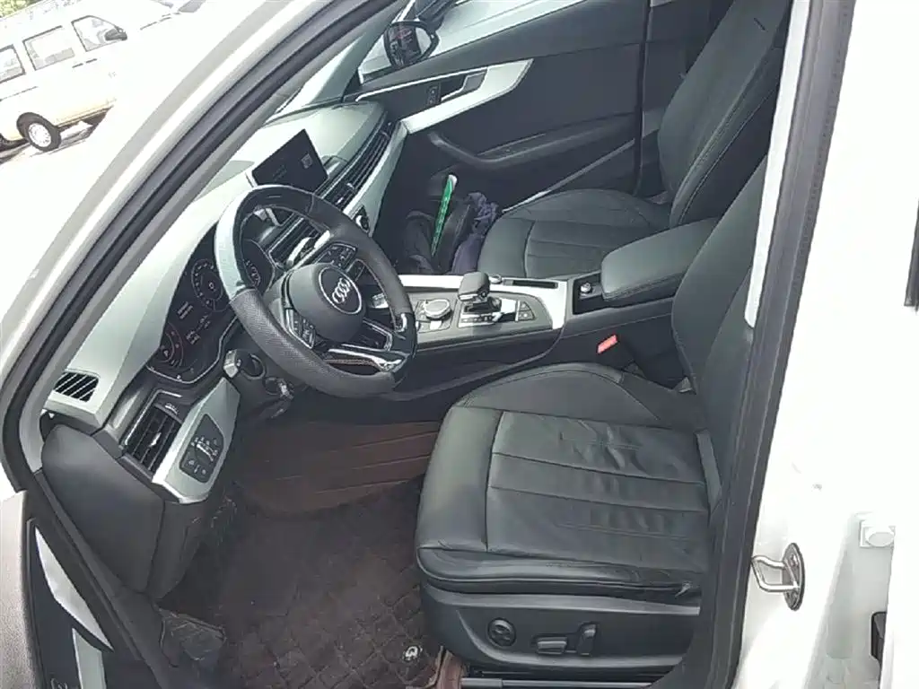 Audi A4L 2019 40 TFSI Fashion VI