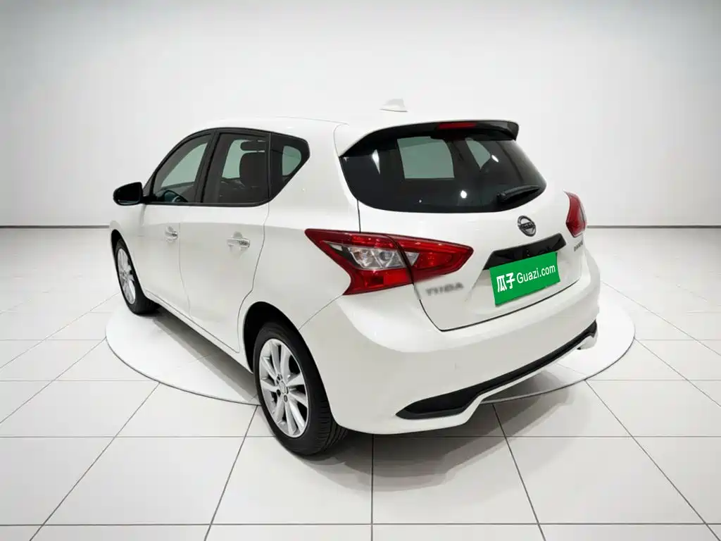 Nissan Tiida — миниатюра 4