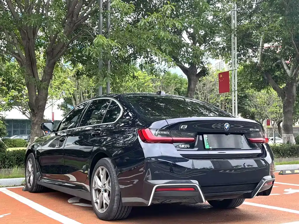 BMW i3 2022 eDrive 35 L