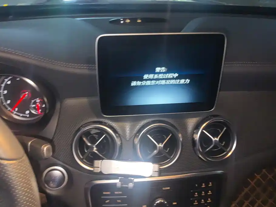 Mercedes-Benz GLA — миниатюра 13