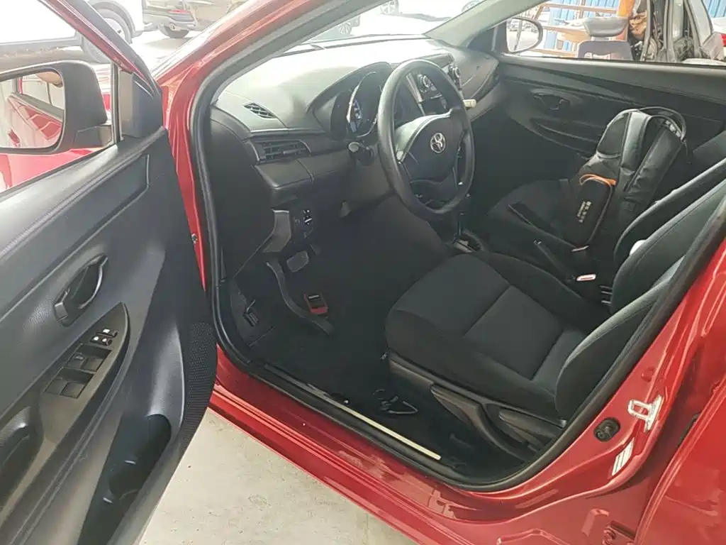 Toyota Yaris L — миниатюра 16