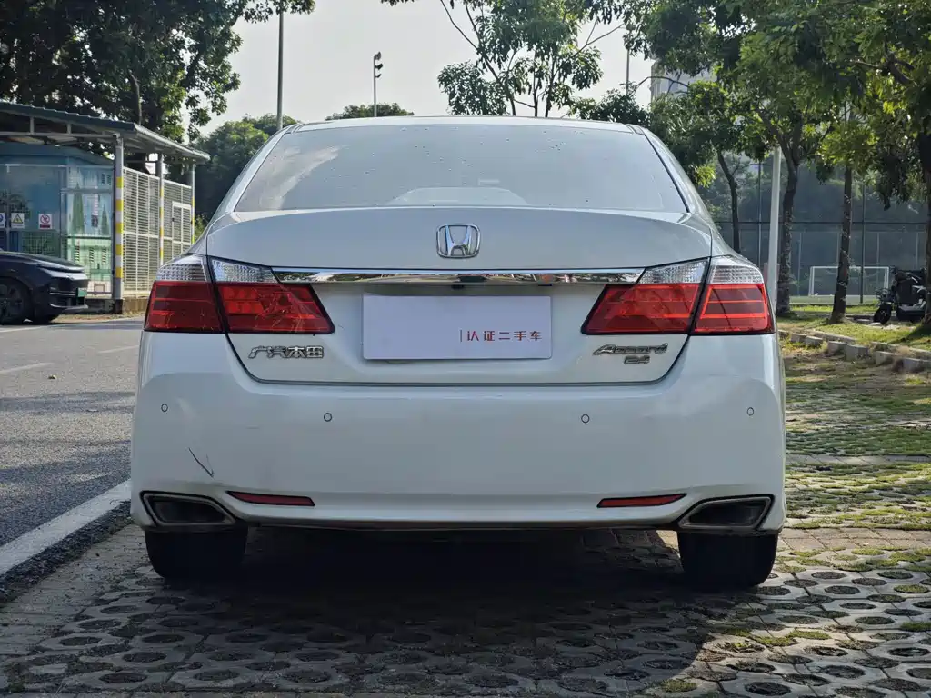 Honda Accord — миниатюра 9