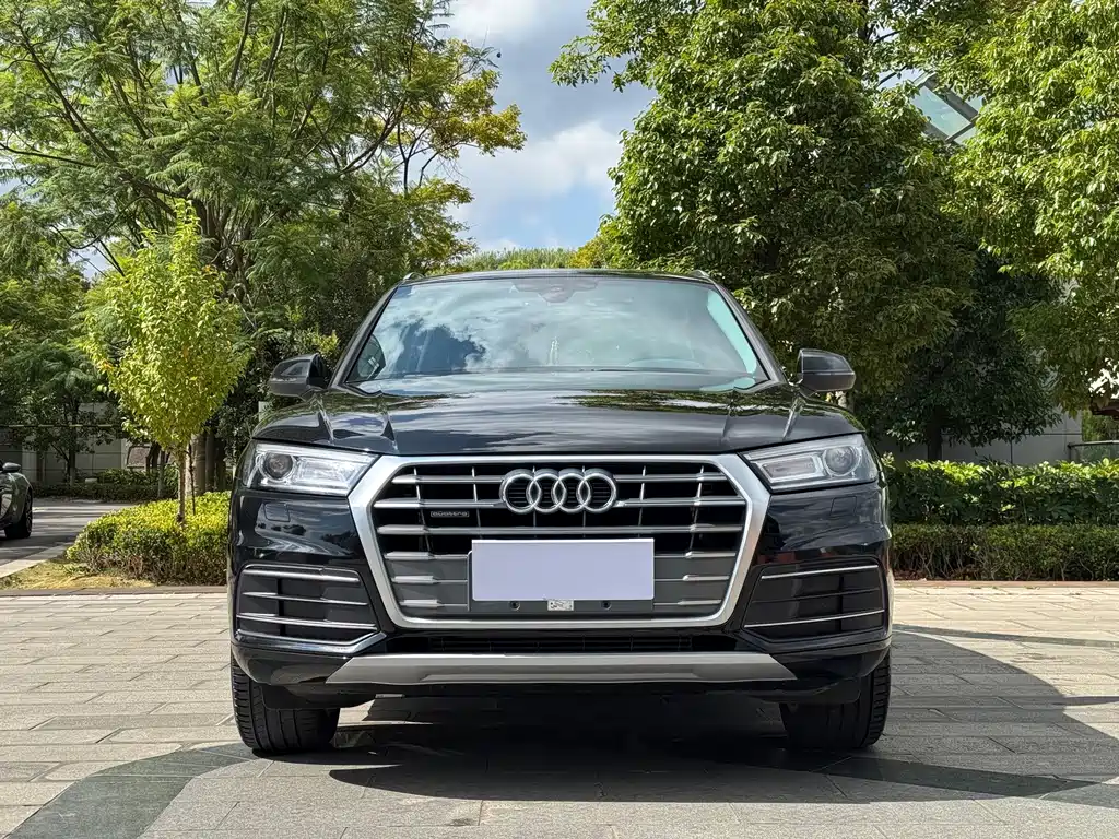 Audi Q5L — миниатюра 2