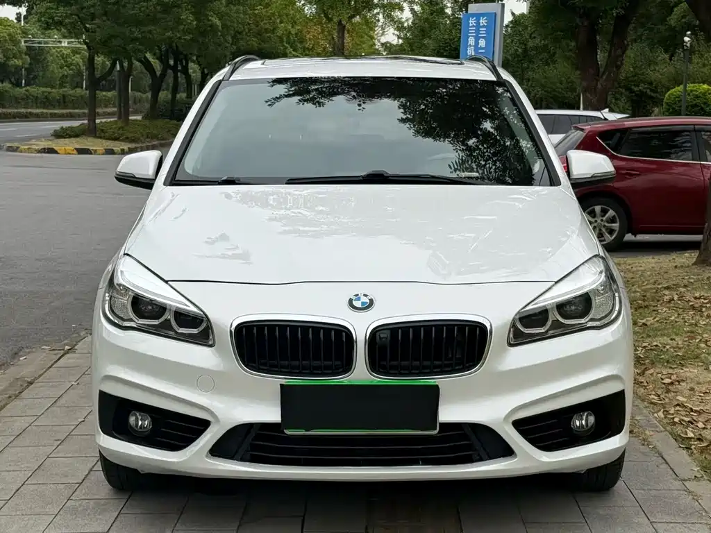 BMW 2 Series Active Tourer — миниатюра 2