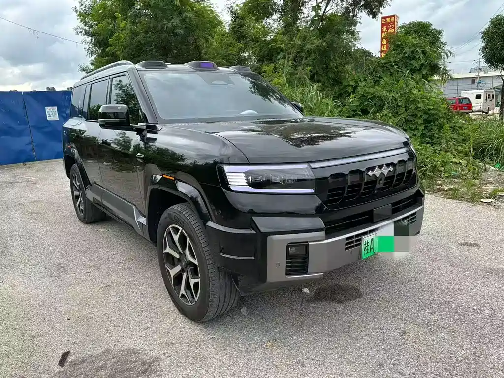 Fang Cheng Bao Leopard 8