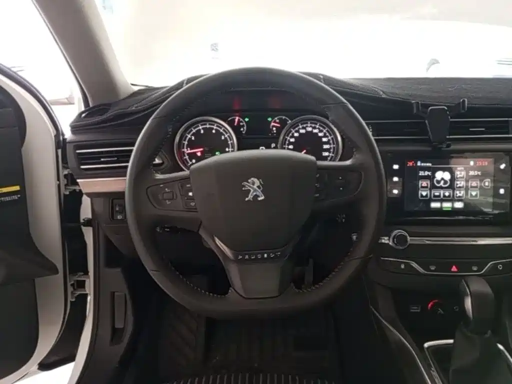 Peugeot 408 — миниатюра 11