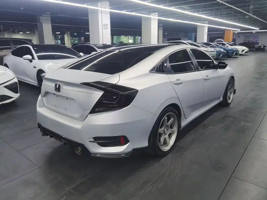 Honda Civic id 4654583 из Китая 8