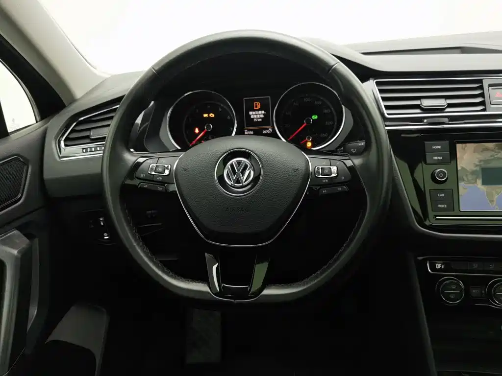 Volkswagen Tiguan L — миниатюра 11
