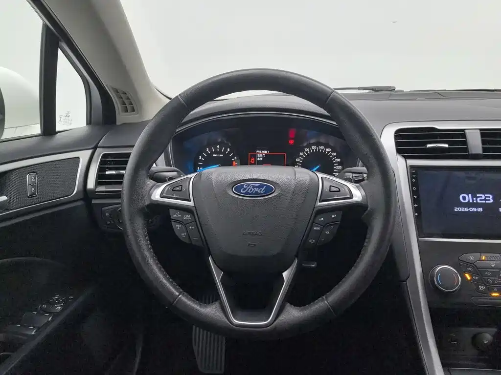 Ford Mondeo — миниатюра 11