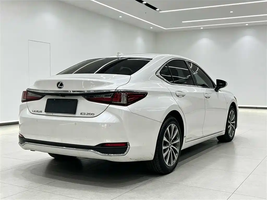 Lexus ES — миниатюра 4