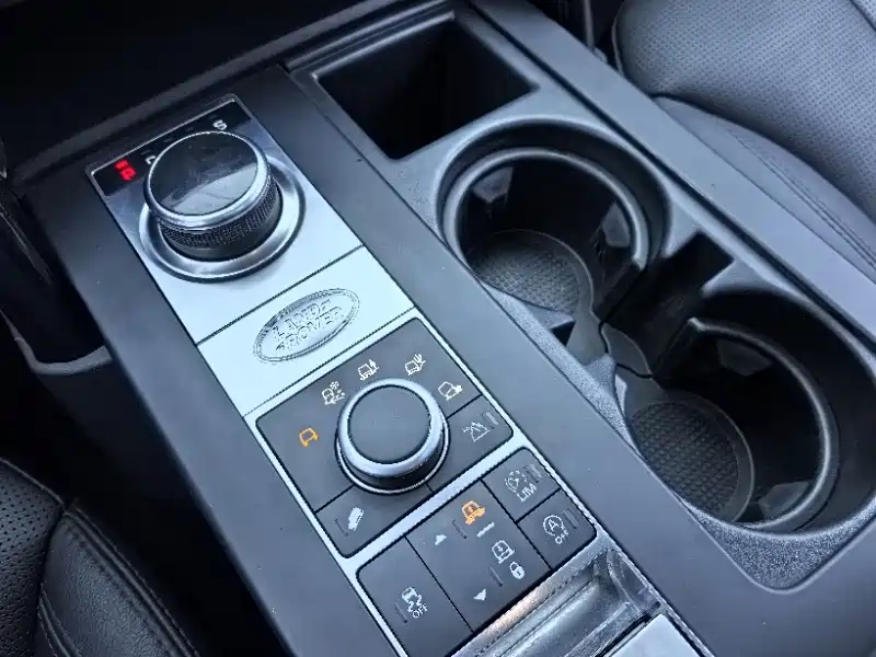 Land Rover Discovery 2017 3.0 SC V6 S