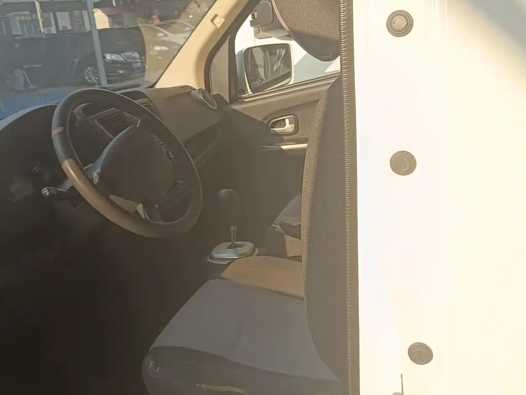 CHANGAN CHANGAN RUIXING EM60