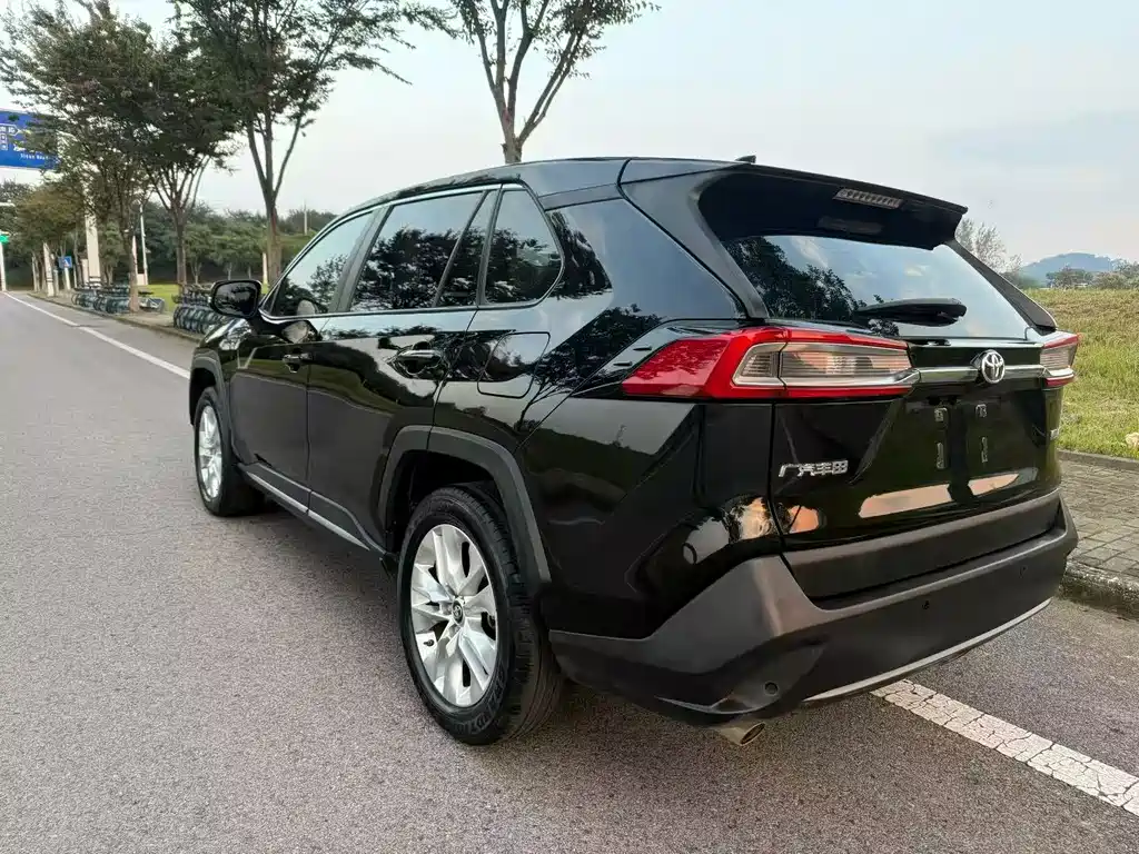 Toyota Wildlander — миниатюра 9