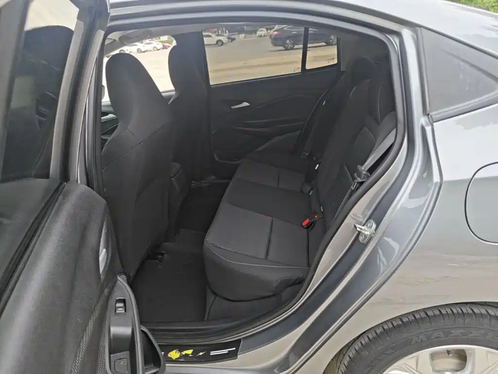 Chevrolet Cavalier — миниатюра 17