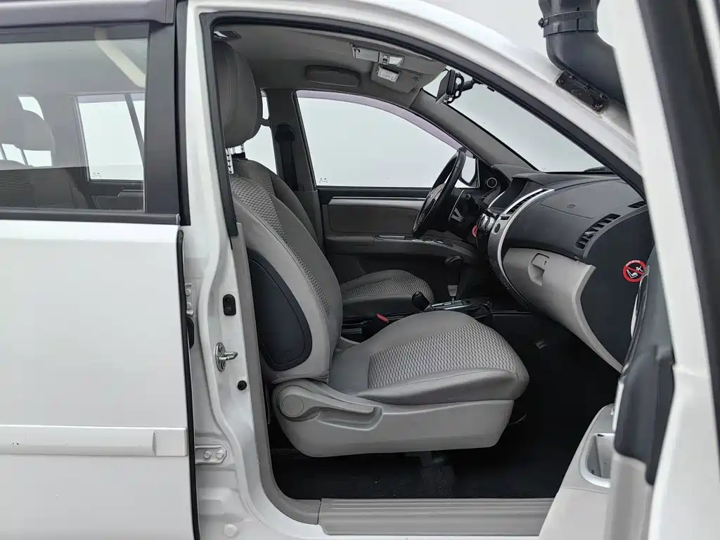 Mitsubishi Pajero Sport — миниатюра 23
