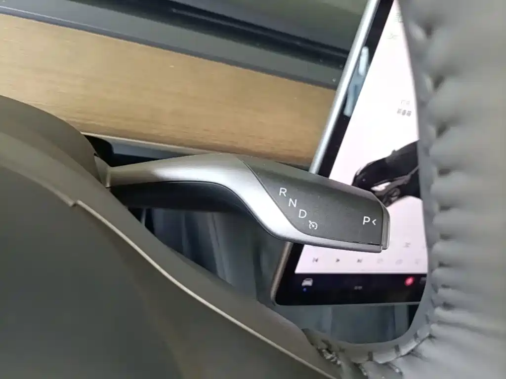 Tesla Model 3 — миниатюра 14