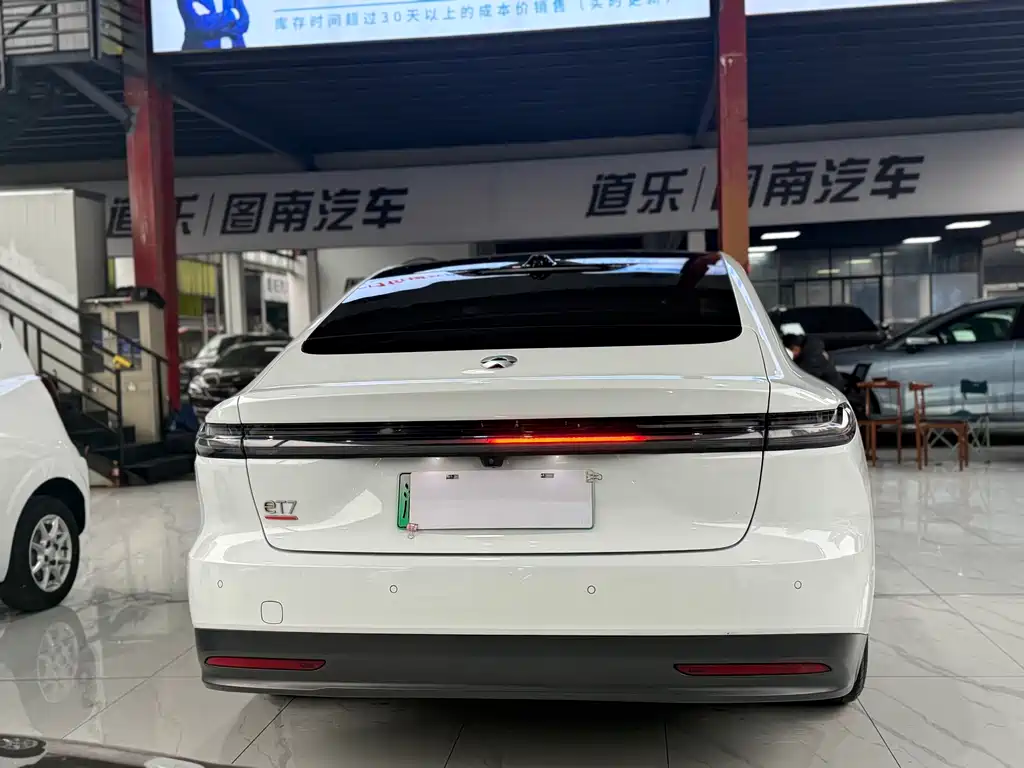 NIO NIO ET7