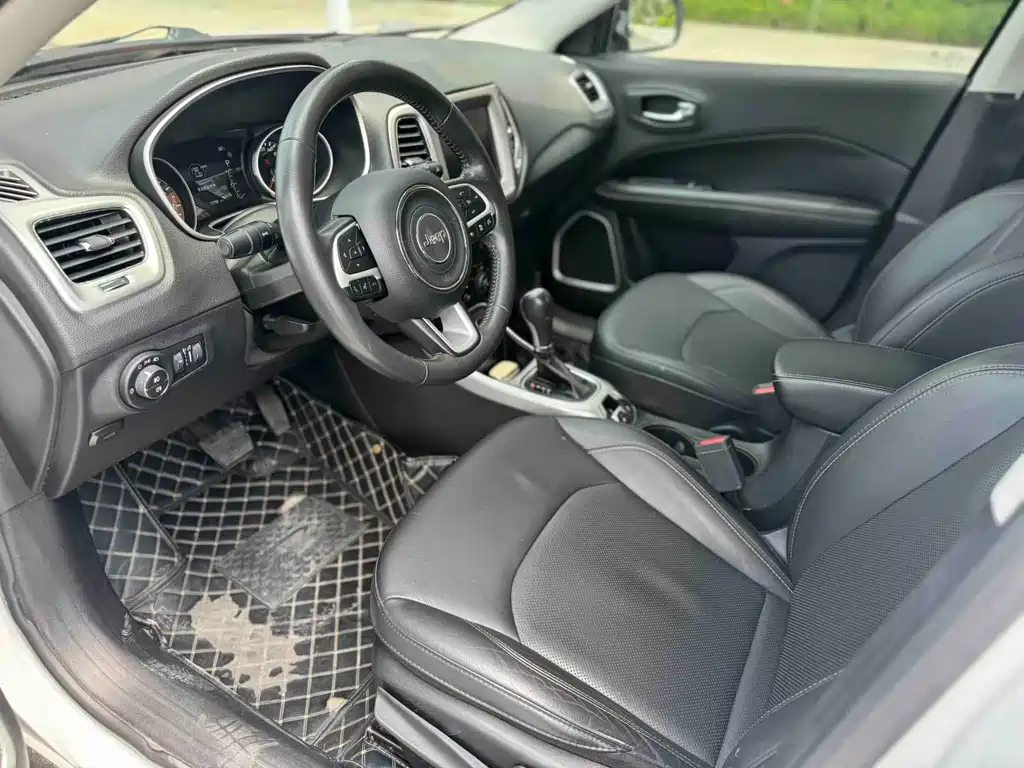 Jeep Compass — миниатюра 4