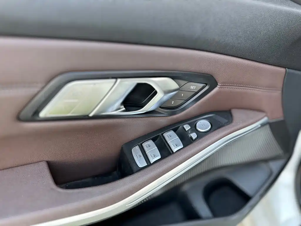 BMW 3 Series — миниатюра 12