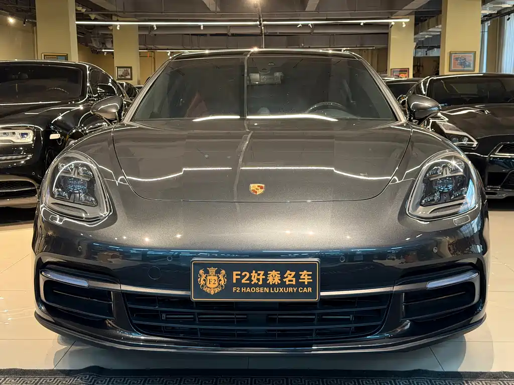PORSCHE PANAMERA