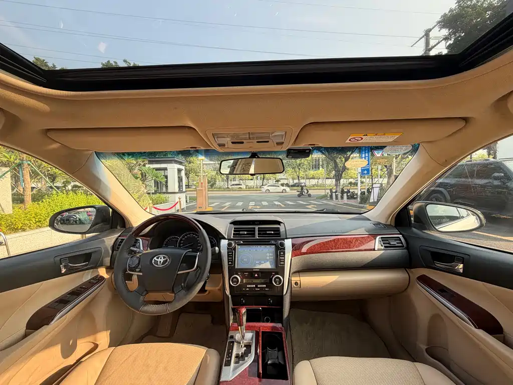 Toyota Camry — миниатюра 15