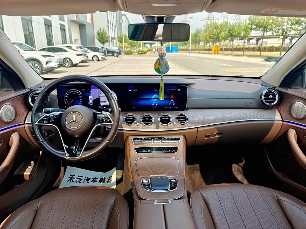 Mercedes-Benz E-Class — миниатюра 15