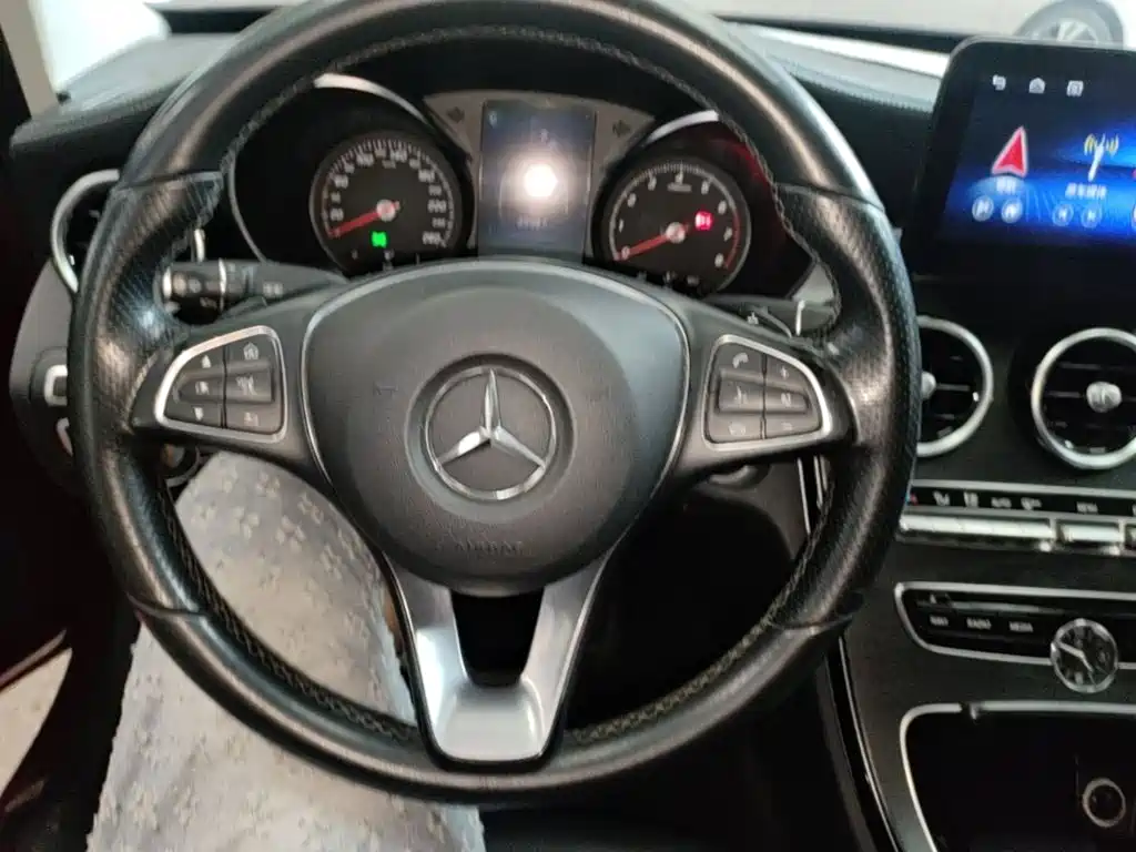 Mercedes-Benz C-Class — миниатюра 11