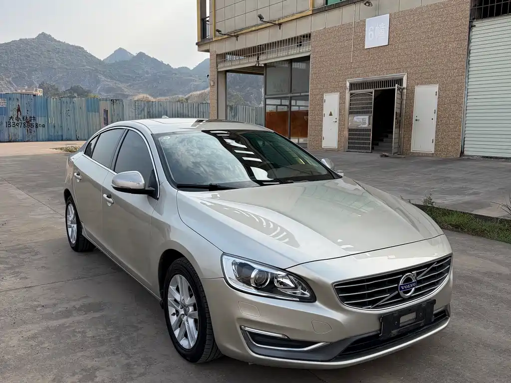 VOLVO S60
