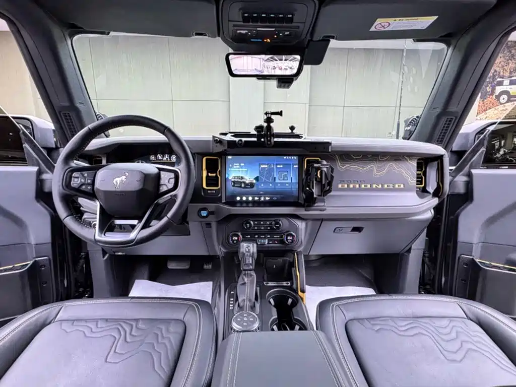 Ford Bronco — миниатюра 9