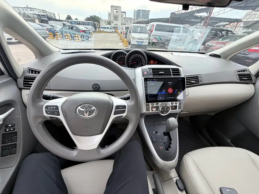 Toyota Verso — миниатюра 13