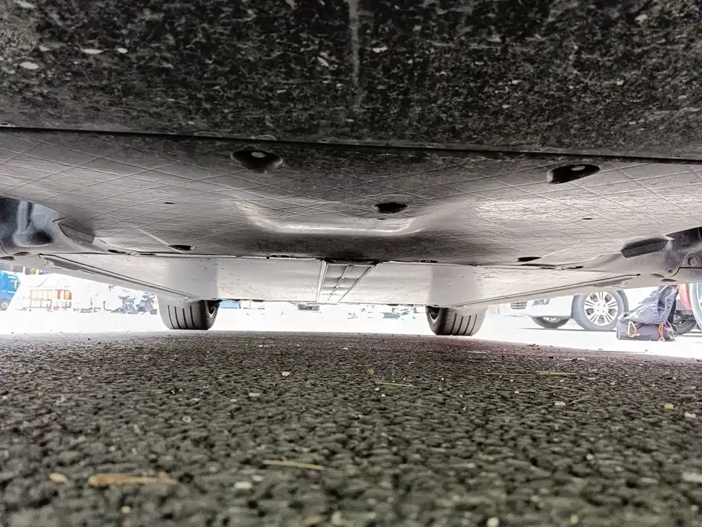 Tesla Model Y — миниатюра 21