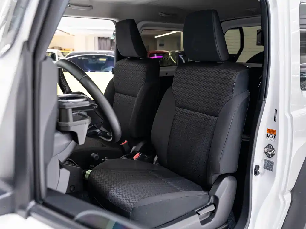 Suzuki Jimny — миниатюра 15