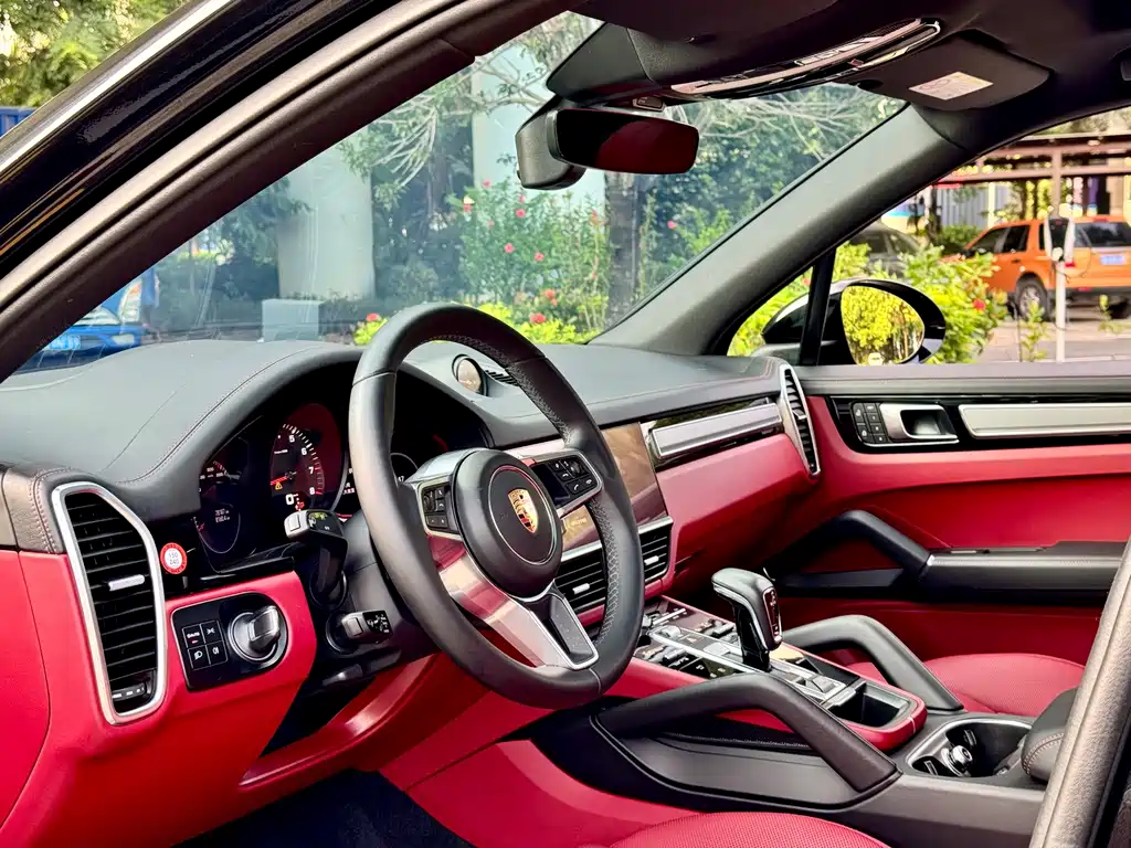 Porsche Cayenne — миниатюра 6