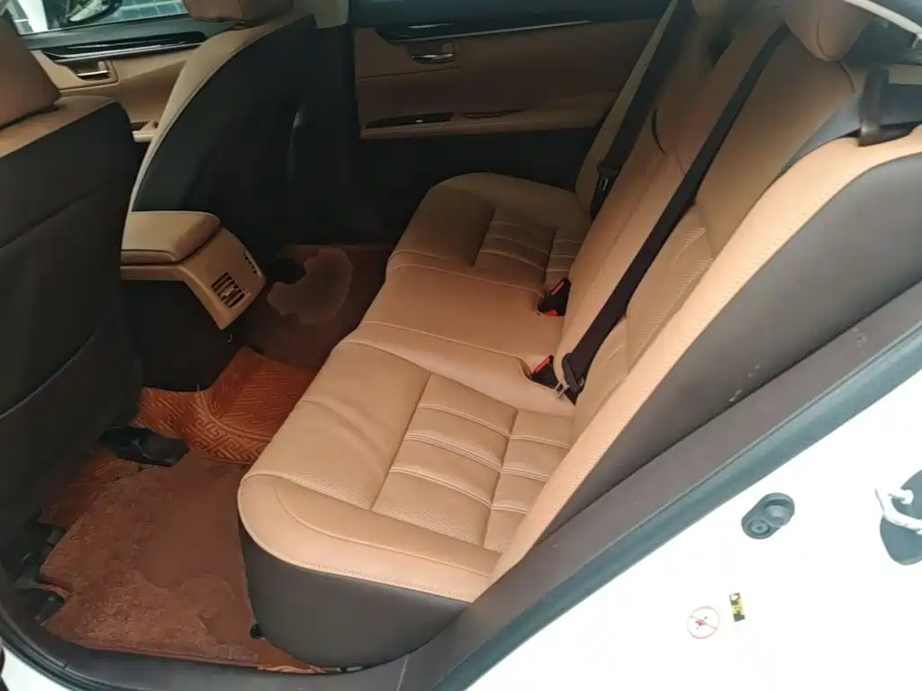 Lexus ES — миниатюра 10