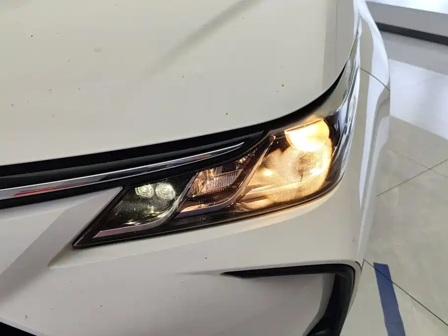 Toyota Corolla — миниатюра 5