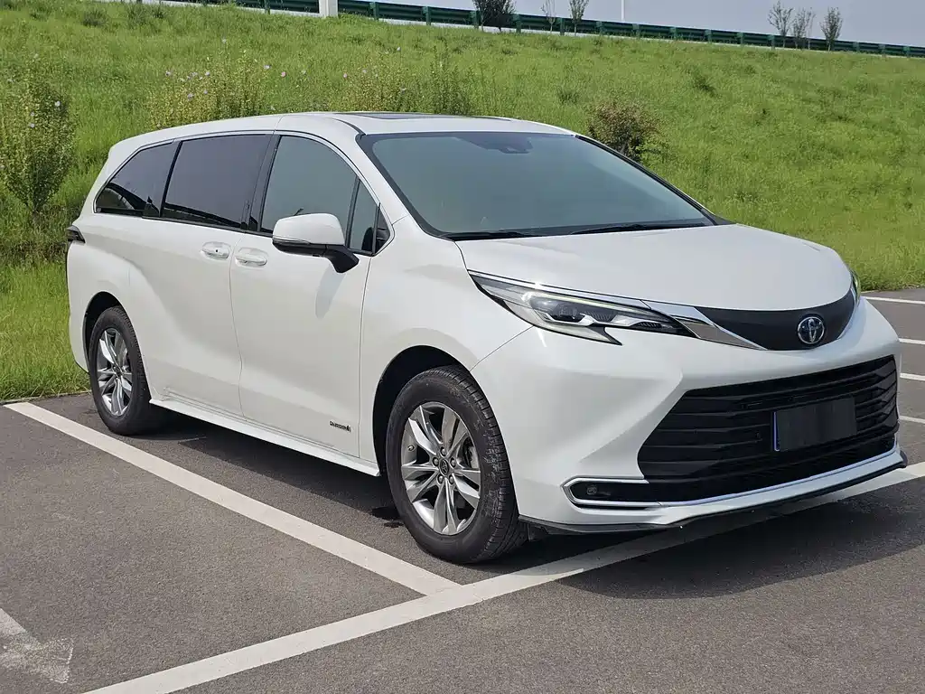 Toyota Sienna — миниатюра 3