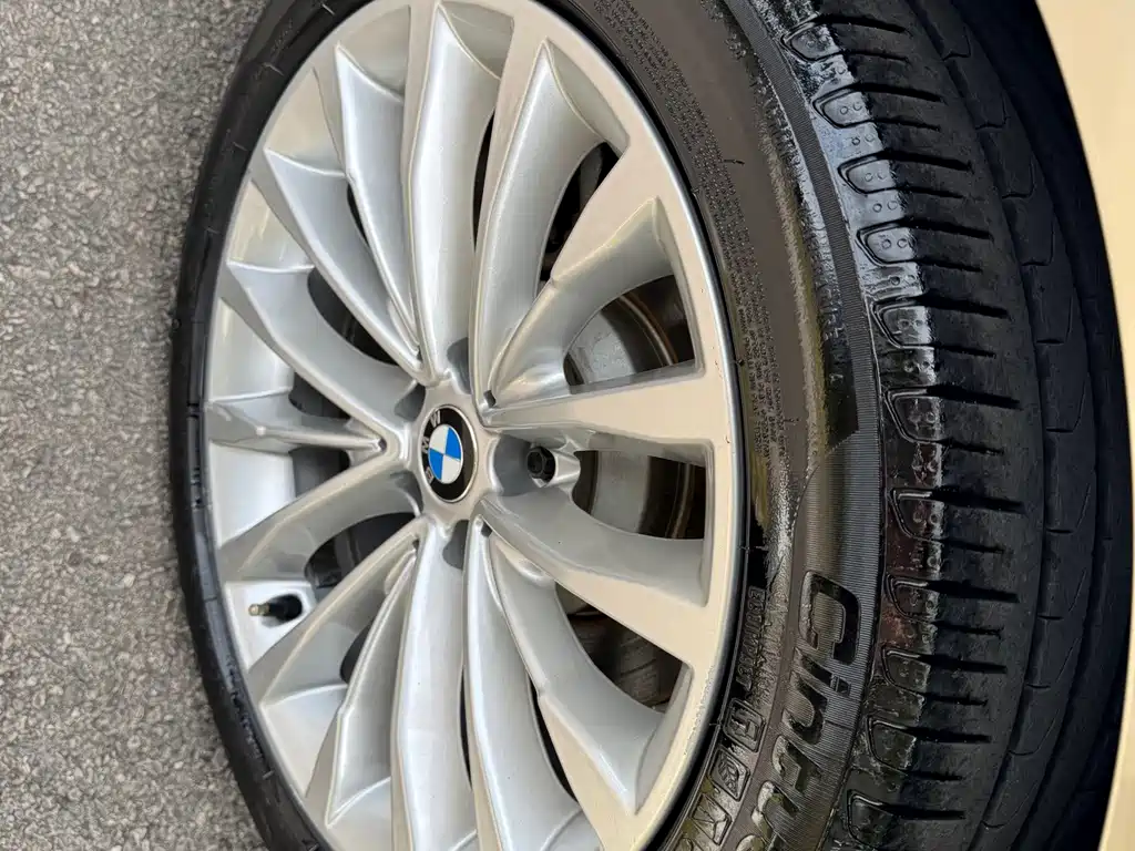 BMW 5 Series — миниатюра 19