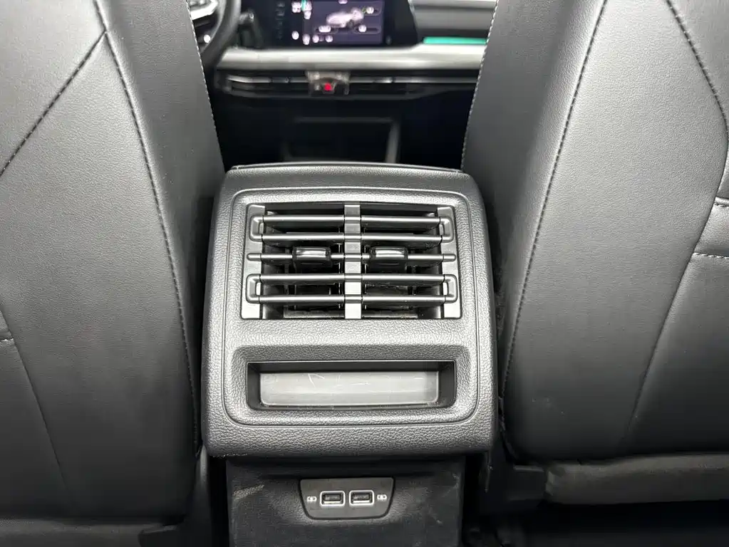 Volkswagen Golf — миниатюра 28
