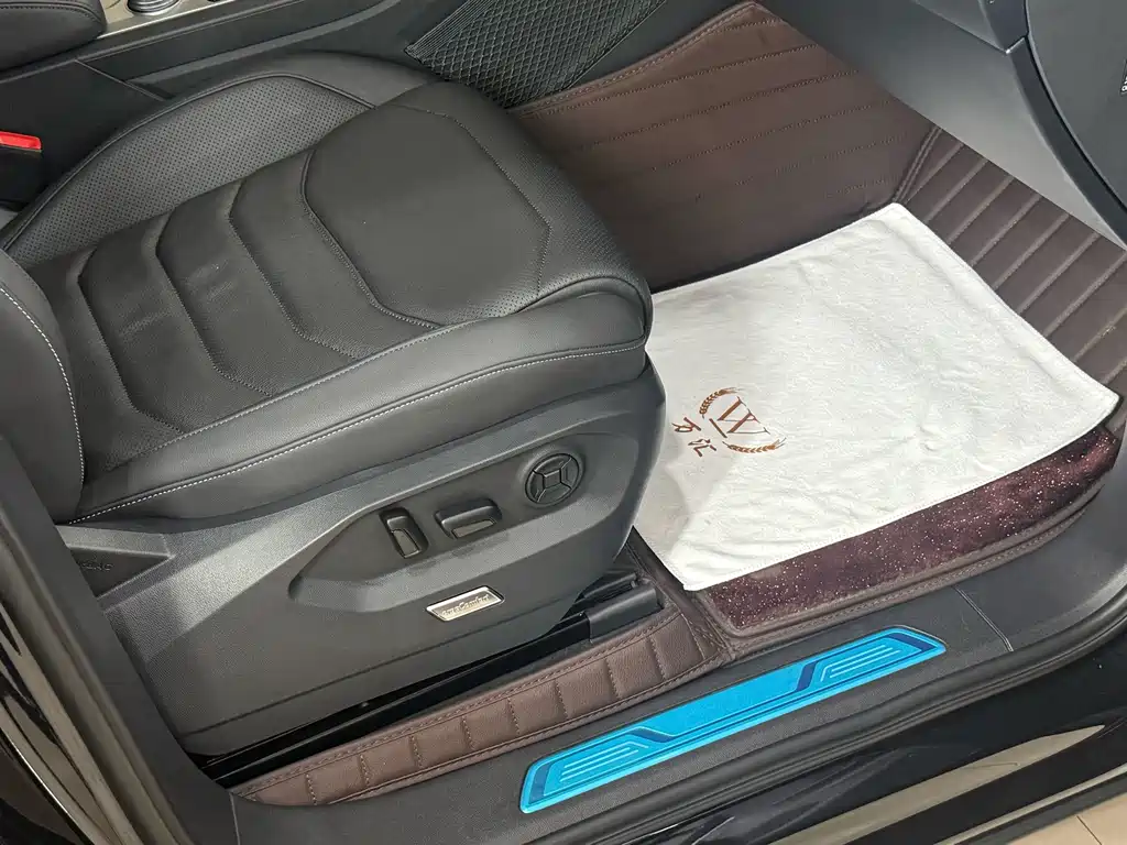 Volkswagen Touareg — миниатюра 23